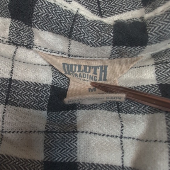Duluth Trading Shirt Womens M Plaid Button Up Pockets Chore Gorpcore Comfort - Picture 6 of 9